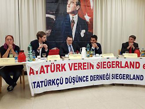 Podiumsdiskussion des Atatürk Vereins Siegerland
